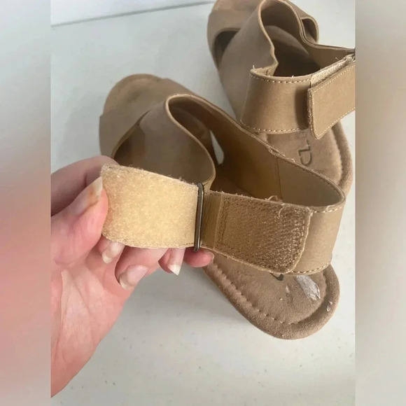 Chinese Laundry Tan Vegan Leather Cork Wedge Sandals Size 9‎ EUC! - Picture 7 of 9